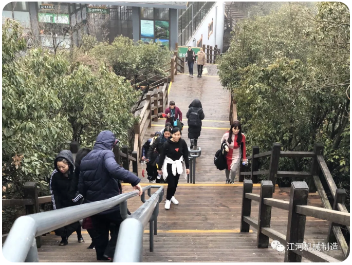 江苏S36沙龙会女神节的旅游纪录