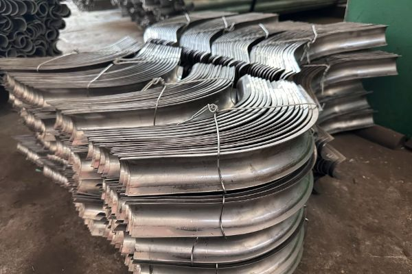 怎样选择锅炉防磨瓦